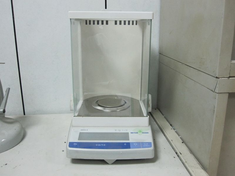 微量天平 (Microbalance)